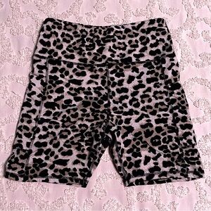 Leopard Print Biker Shorts with Pockets medium